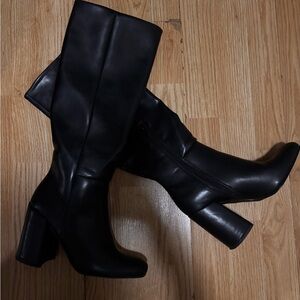 Elegant Black Women's Boots